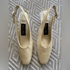 New Womens sling back shoes, size 11W